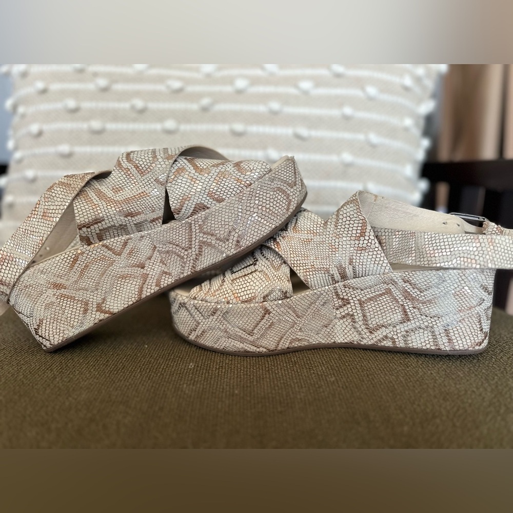 Women's Amuse Society X Matisse Snake Print Platform Wedge Sandals Size 8 - Picture 4 of 4